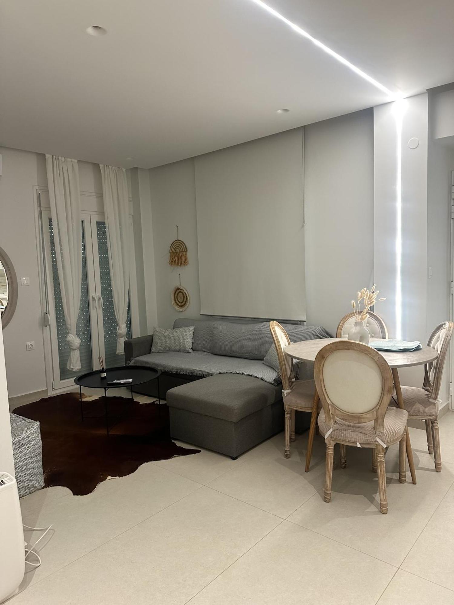Im Apartment *